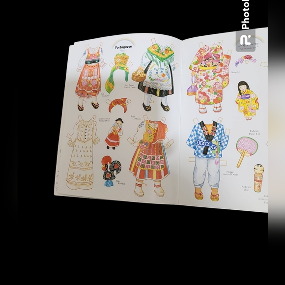 Vintage 1999  "The Golden children of Hawaii" paper dolls - Picture 5 of 10